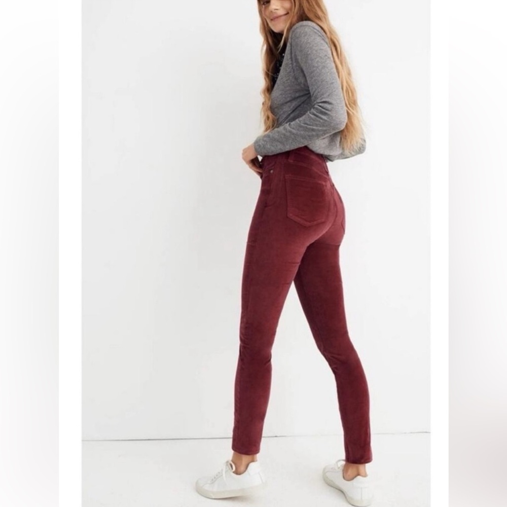 Madewell Women's 10” High Rise Skinny Corduroy pant.